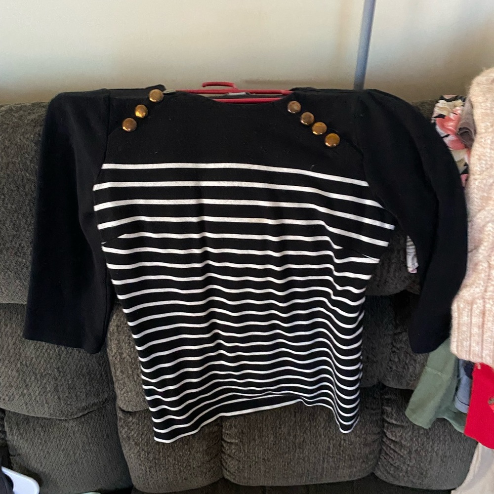 Dressy top. Size L.